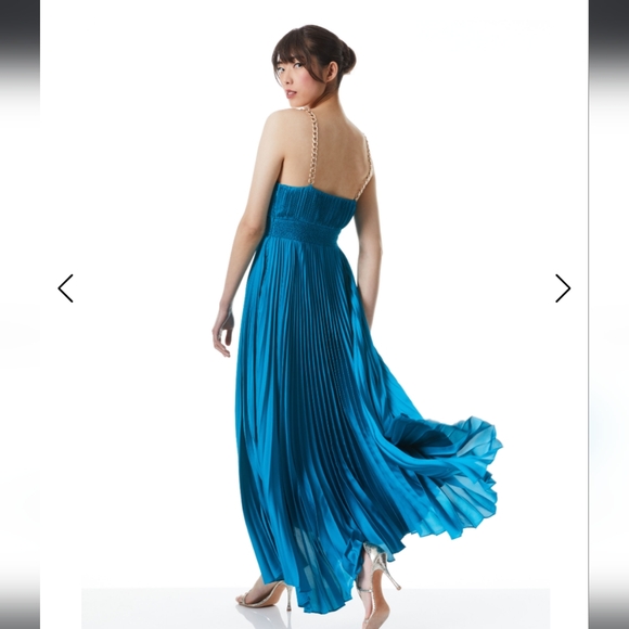 NWT ALICE + OLIVIA Gloria Chain Strap Pleated Cut Out Maxi Dress Ocean Blue 4 - Picture 2 of 3